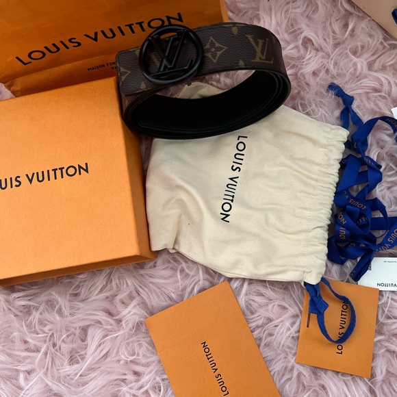 Authentic Louis Vuitton belt with receipt, dust bag, bag, box and cards. - Picture 5 of 13